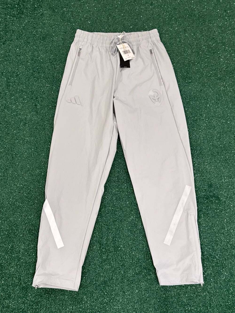 Adidas Patrick Mahomes ZNE Woven Track Pants Size S Gray